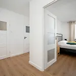 아파트 Bright & Spacious For 6 People With The River View By Reenters 브로츠와프