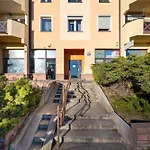 아파트 Bright & Spacious For 6 People With The River View By Reenters *