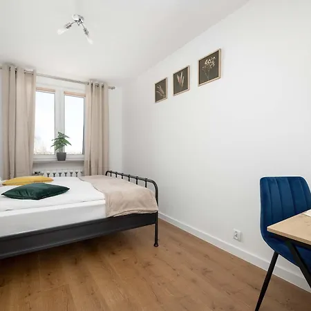 Bright & Spacious For 6 People With The River View By Reenters 아파트