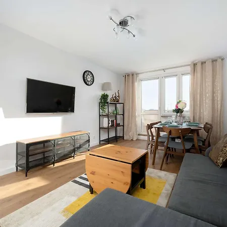 아파트 Bright & Spacious For 6 People With The River View By Reenters *