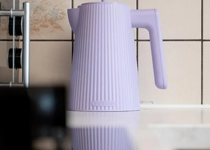 Bright & Spacious For 6 People With The River View By Reenters *