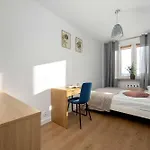 Bright & Spacious For 6 People With The River View By Reenters *