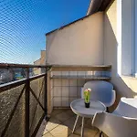 Bright & Spacious For 6 People With The River View By Reenters فروتسواف