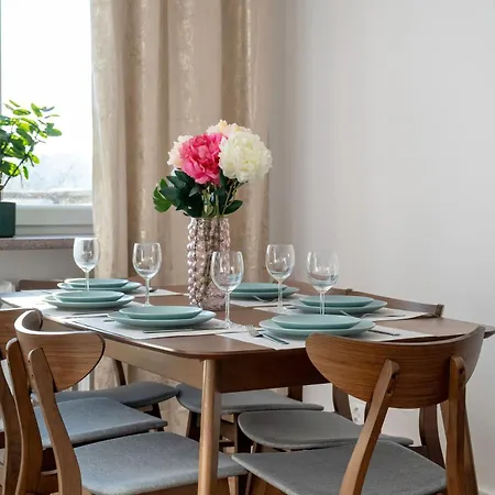 Appartamento Bright & Spacious For 6 People With The River View By Reenters