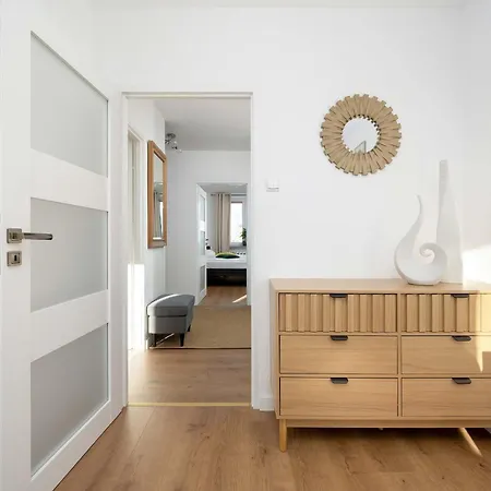 Bright & Spacious For 6 People With The River View By Reenters Appartamento *