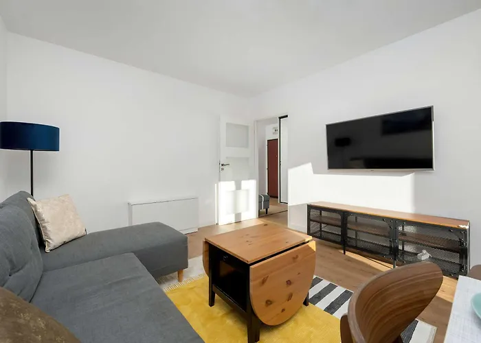 Bright & Spacious For 6 People With The River View By Reenters Appartamento *